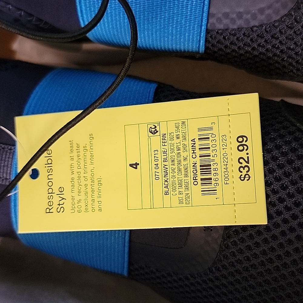NEW Kids' All in Motion Black & Navy Sz 4 Fern Slip-On Performance Sneakers - Picture 4 of 4